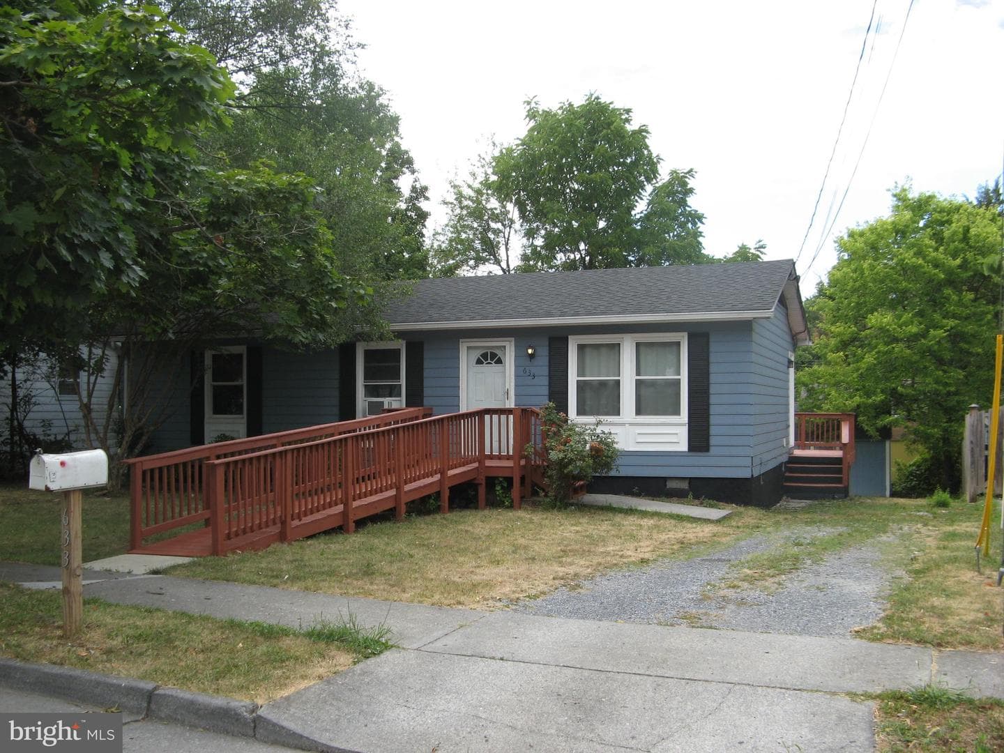 633 Ewell Street photo 4