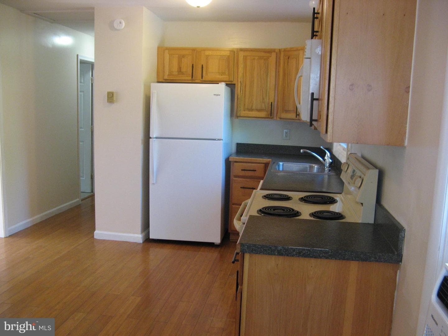633 Ewell Street photo 8