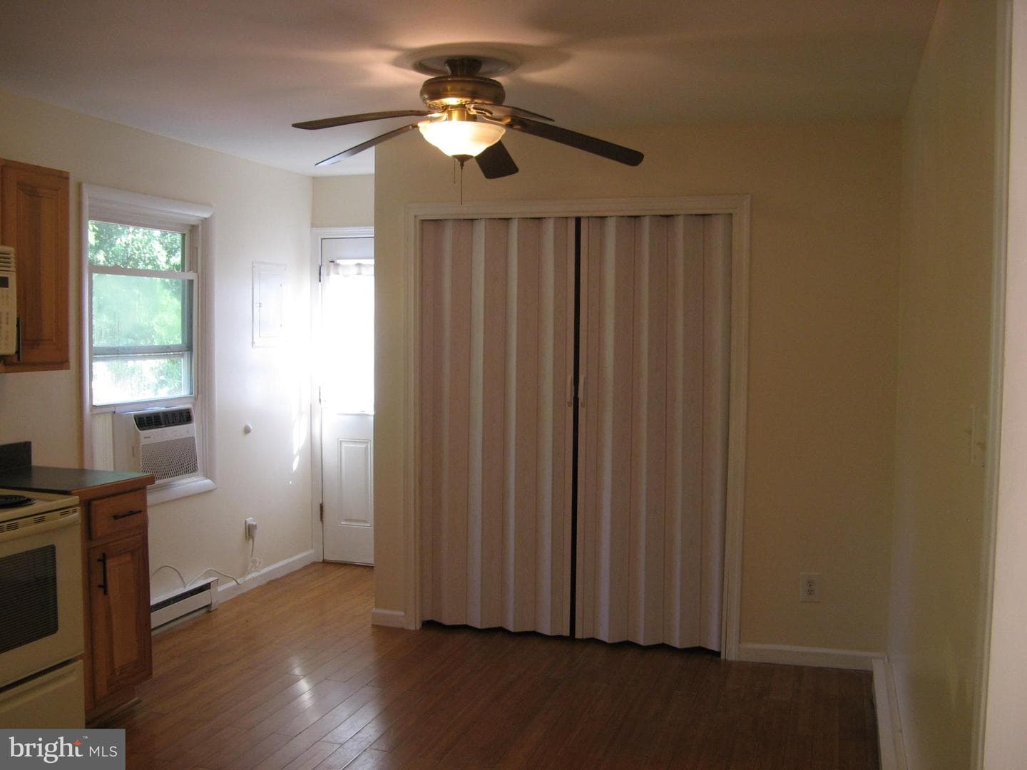 633 Ewell Street photo 9