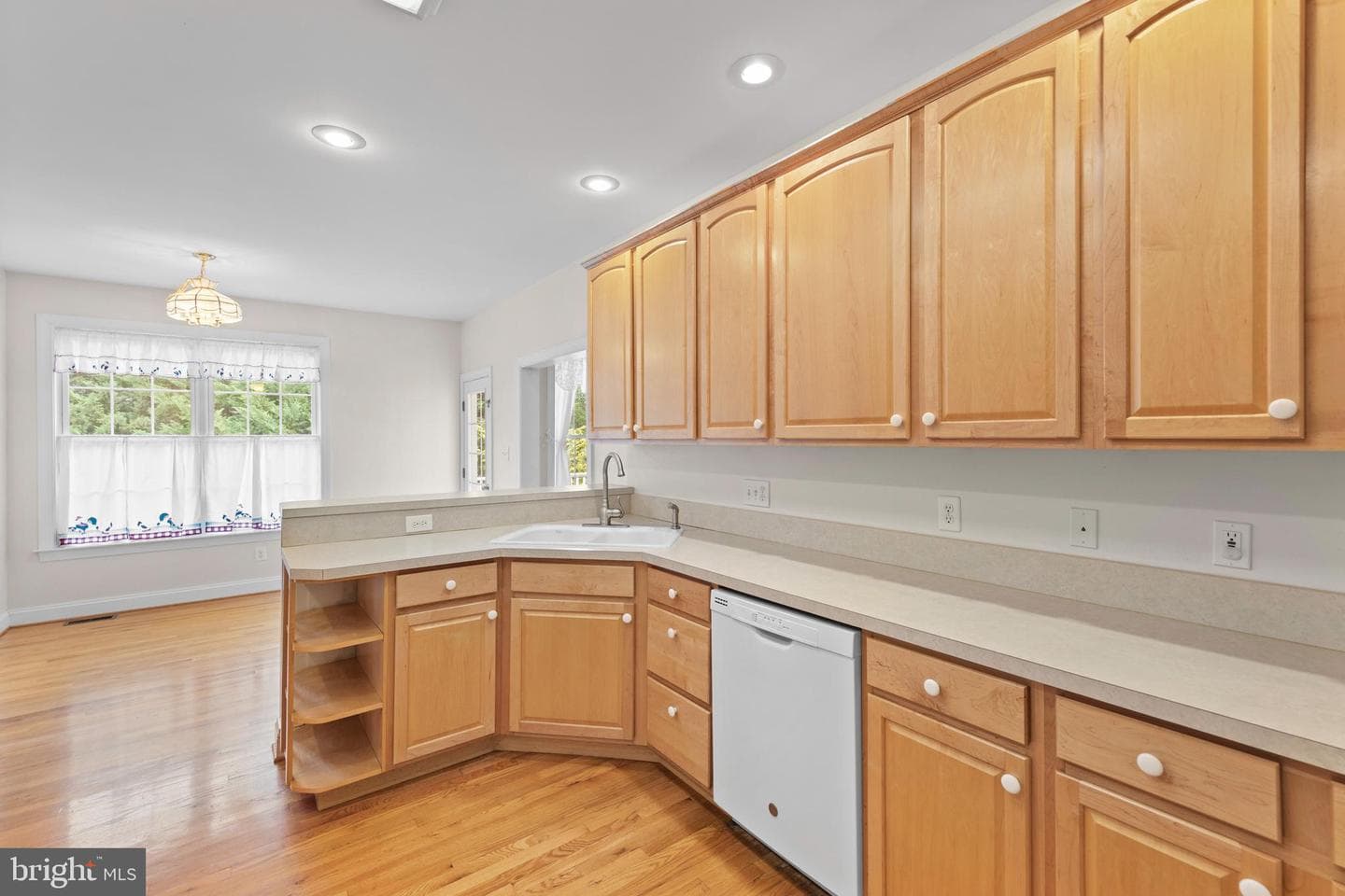2721 Middle Road photo 16