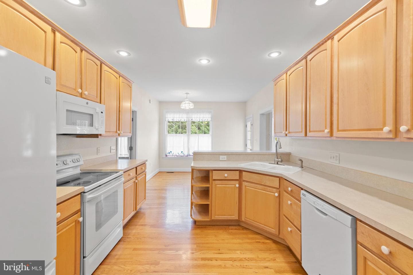 2721 Middle Road photo 19