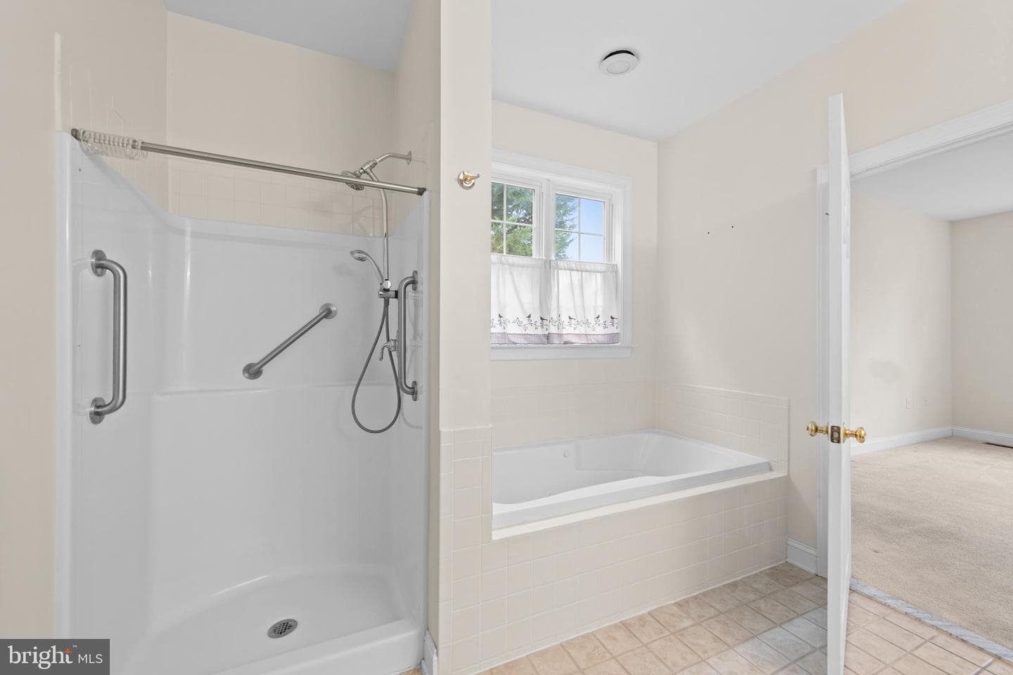 2721 Middle Road photo 25