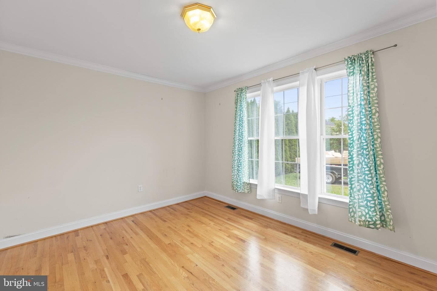 2721 Middle Road photo 26