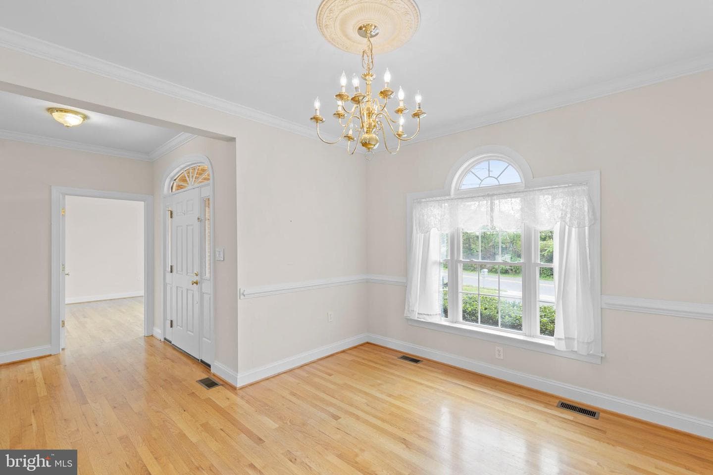 2721 Middle Road photo 3