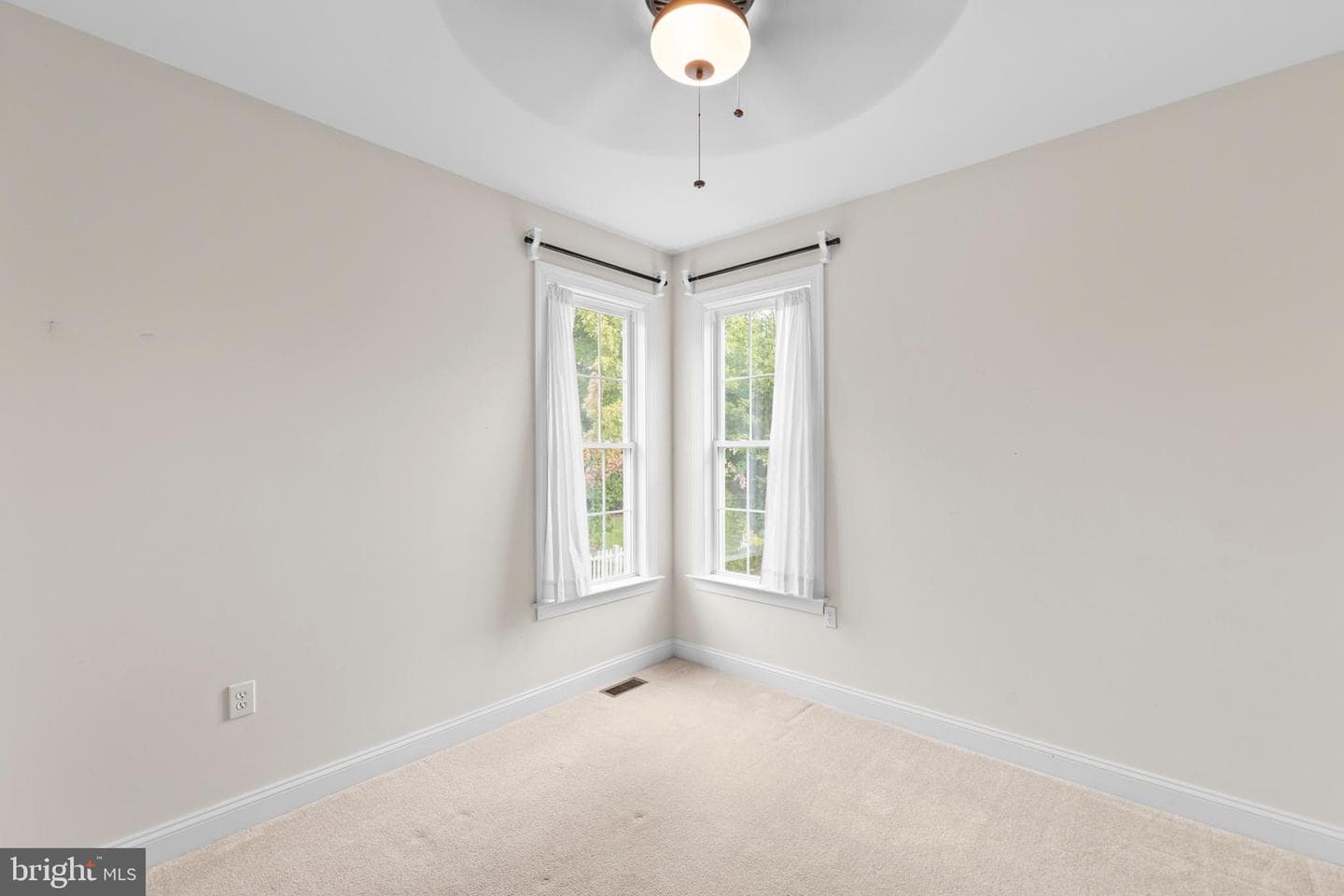 2721 Middle Road photo 32