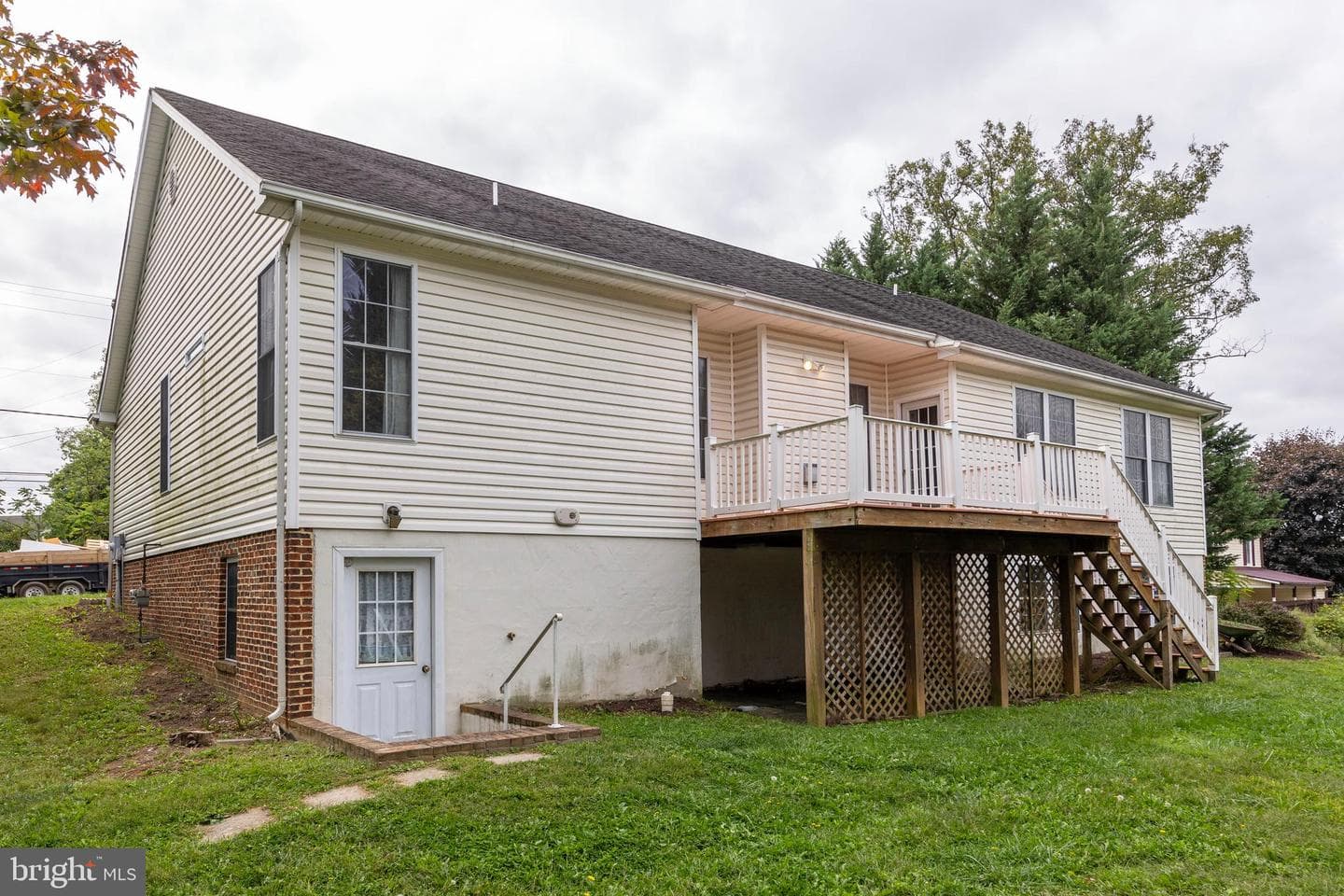 2721 Middle Road photo 57