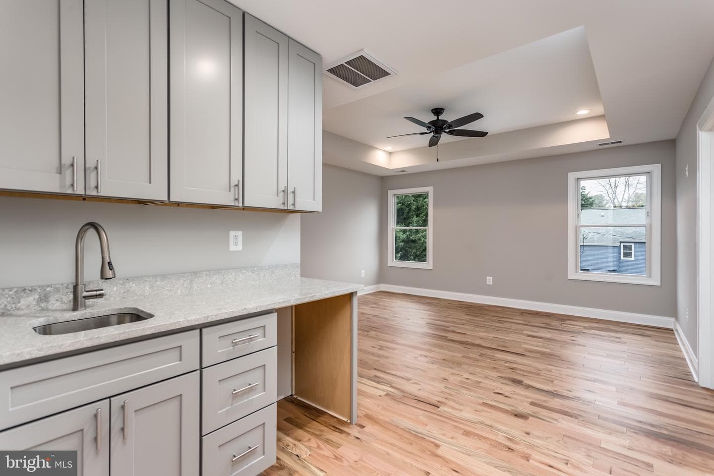 512 Miller Street photo 16