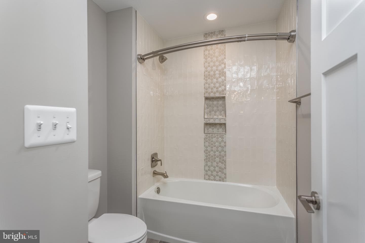 512 Miller Street photo 27