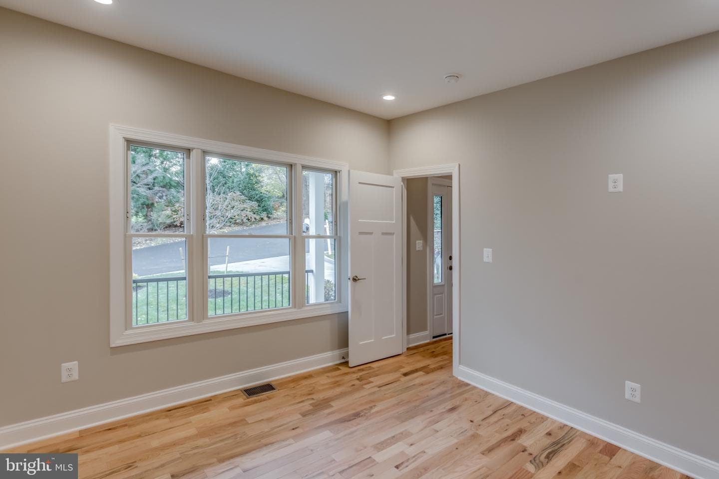 512 Miller Street photo 29