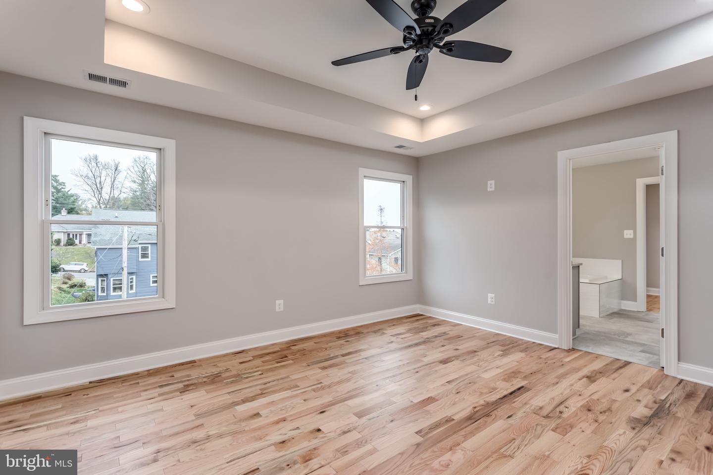 512 Miller Street photo 30
