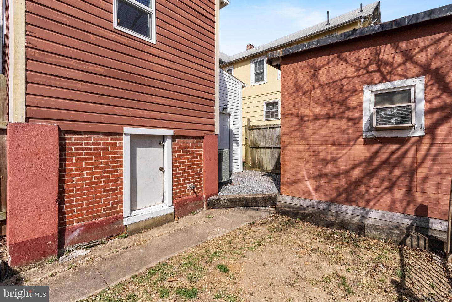 520 N Loudoun Street photo 32