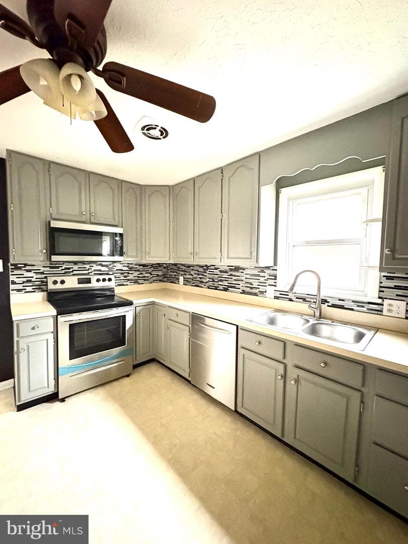 205 Parkway Street photo 4