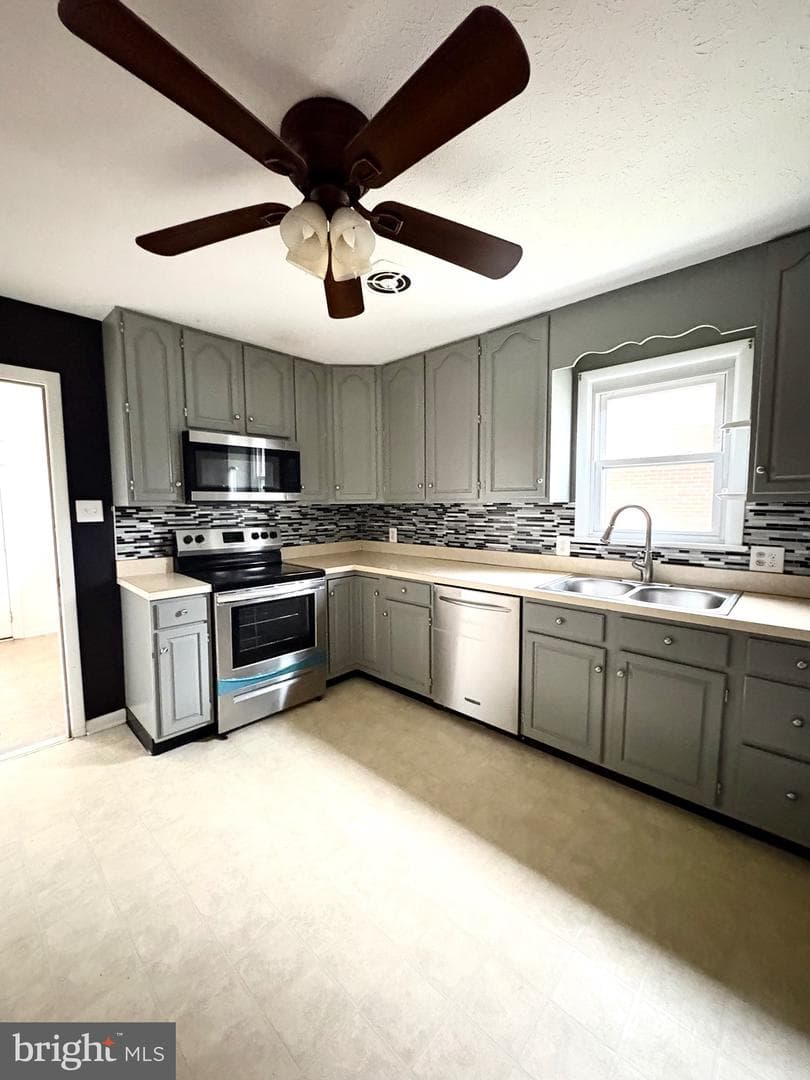 205 Parkway Street photo 7