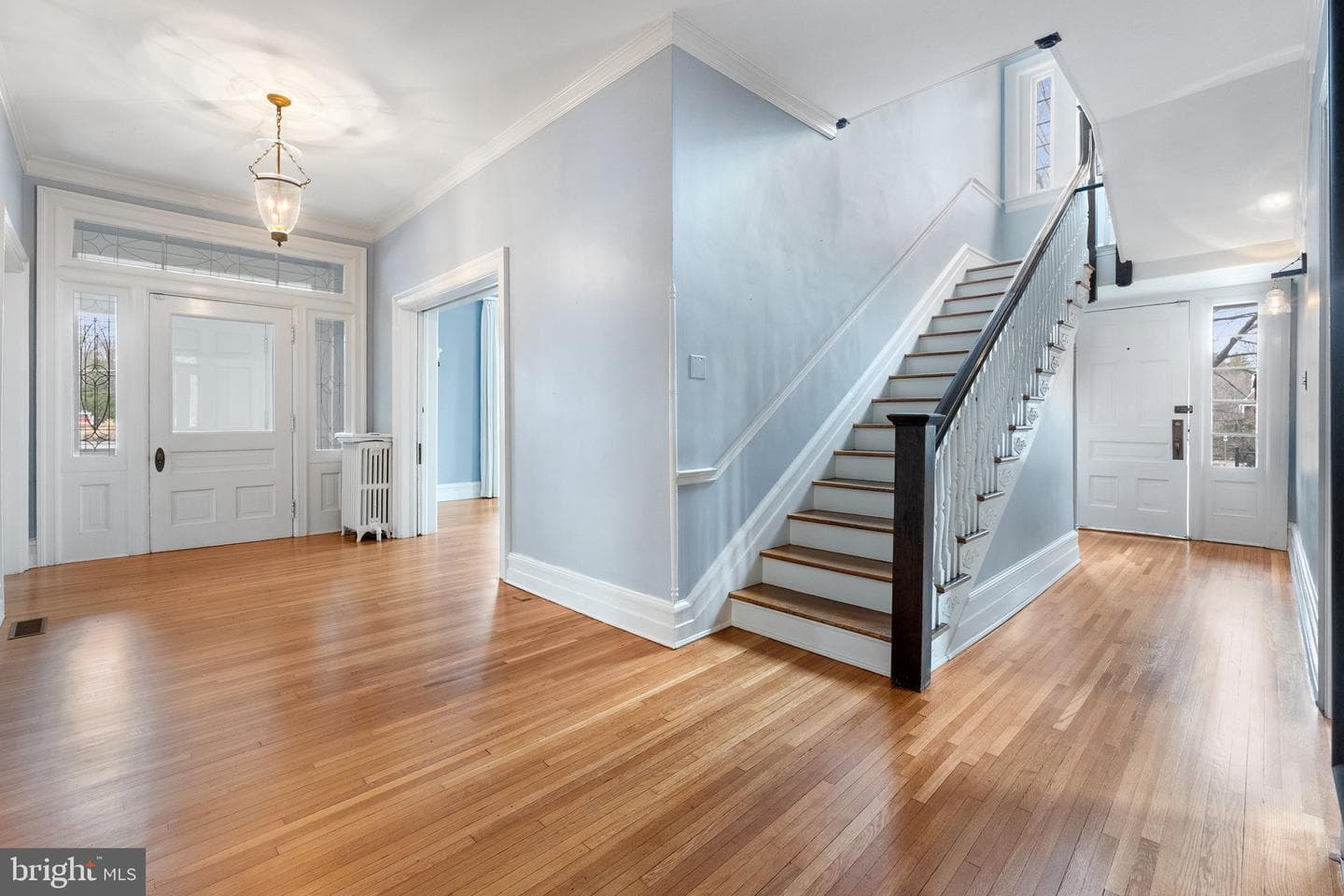102 S Stewart Street photo 2