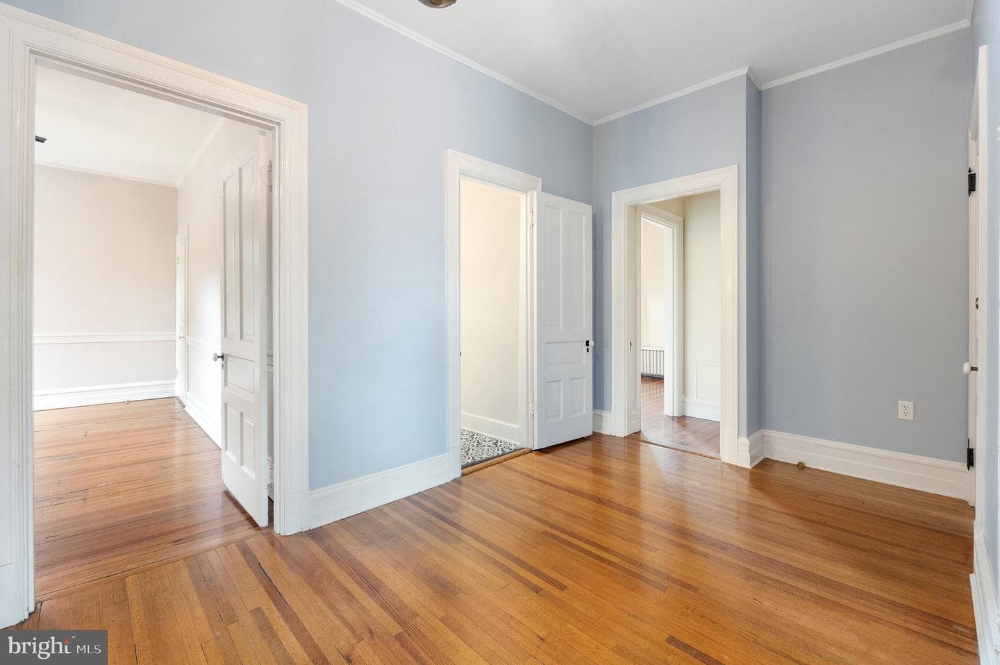 102 S Stewart Street photo 28