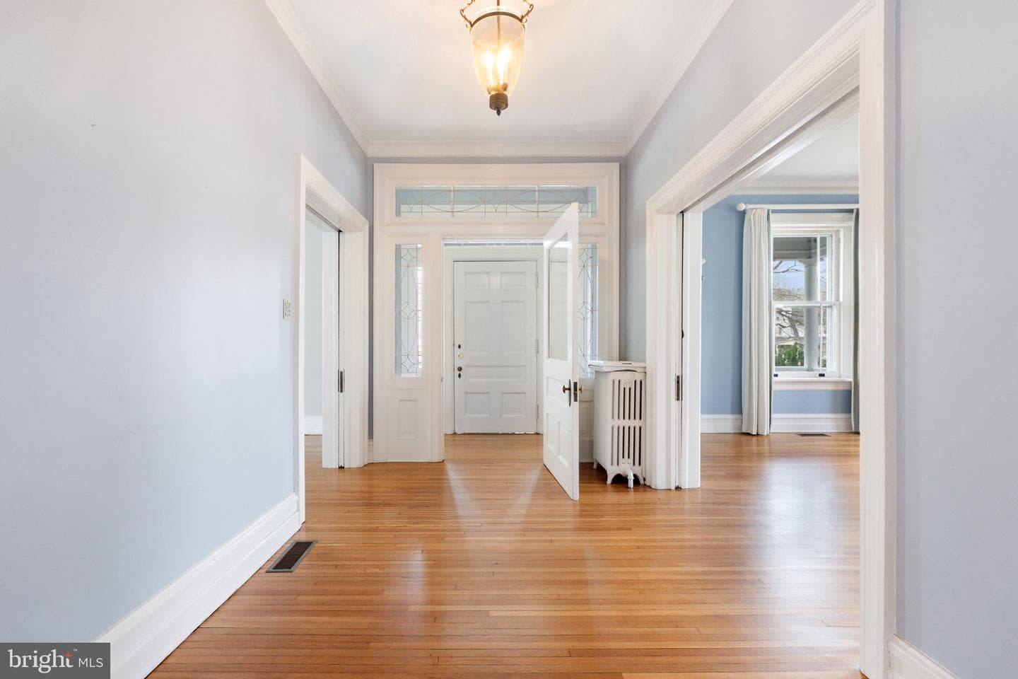 102 S Stewart Street photo 3