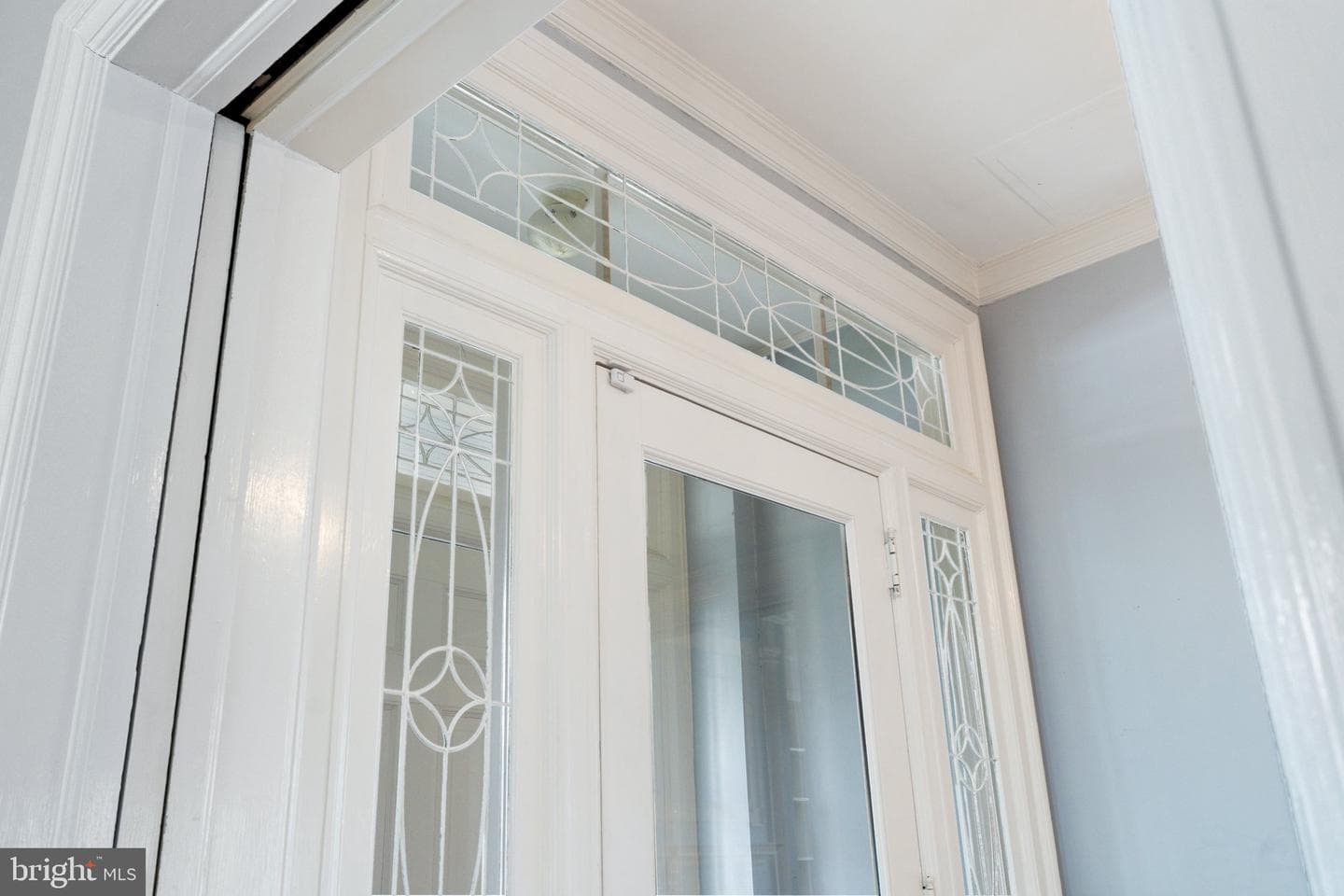102 S Stewart Street photo 4