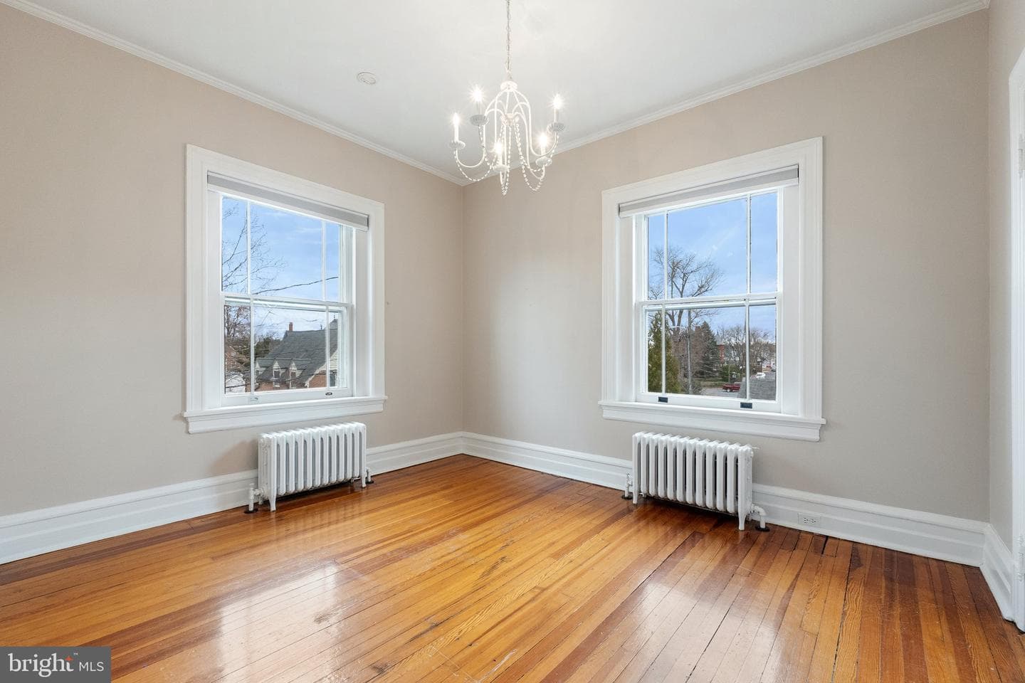 102 S Stewart Street photo 40