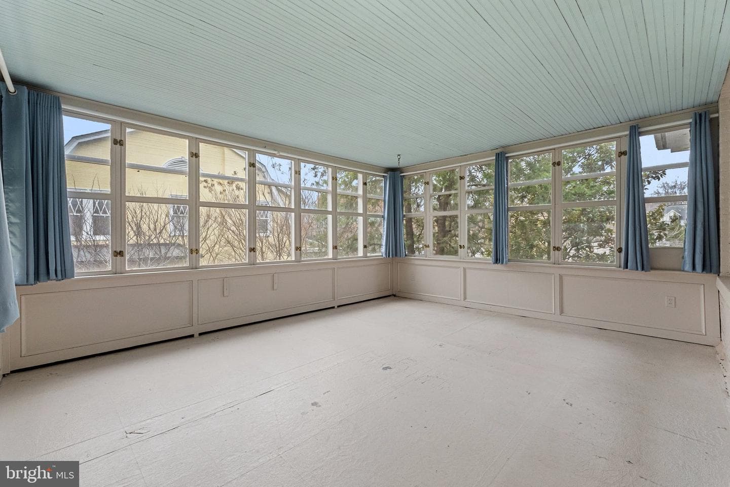 102 S Stewart Street photo 42
