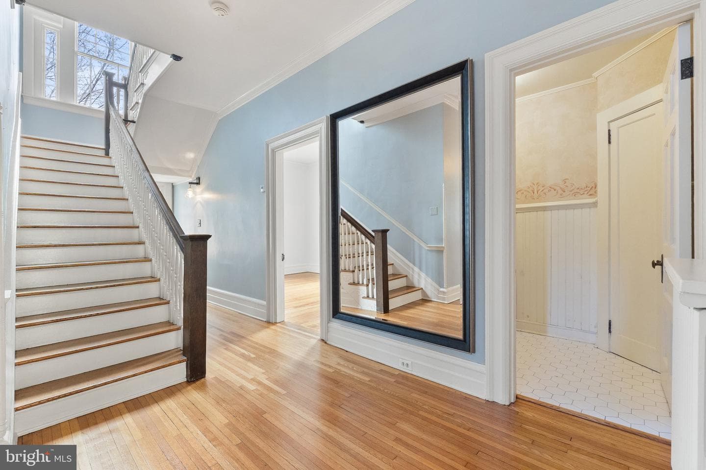102 S Stewart Street photo 5