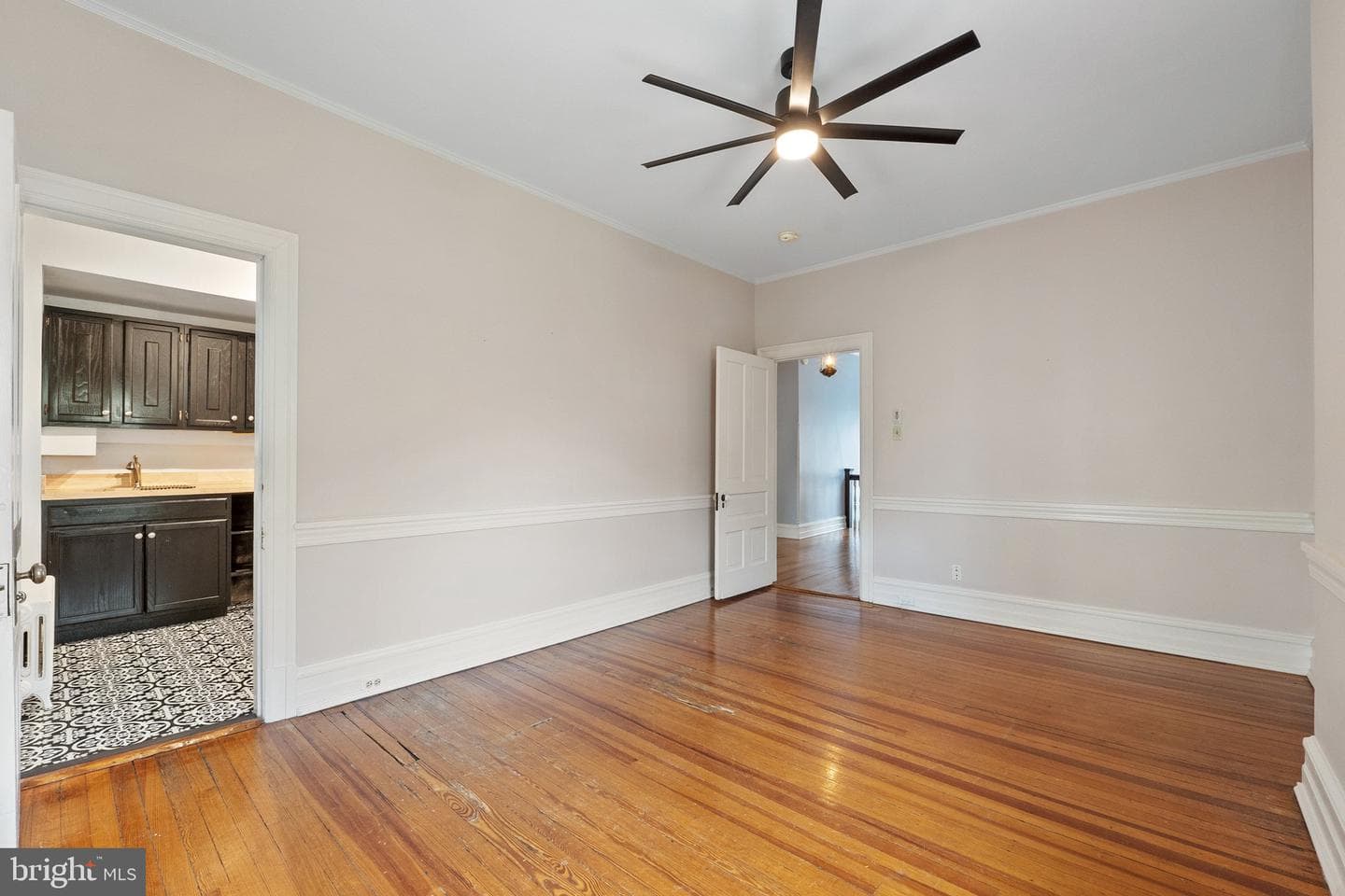 102 S Stewart Street photo 53
