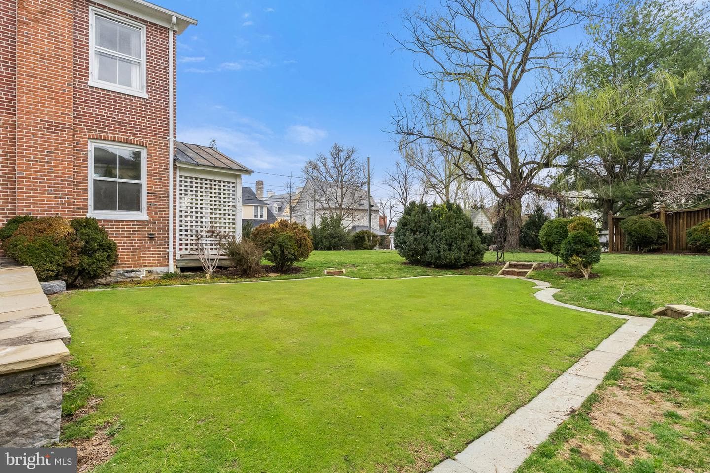 102 S Stewart Street photo 72