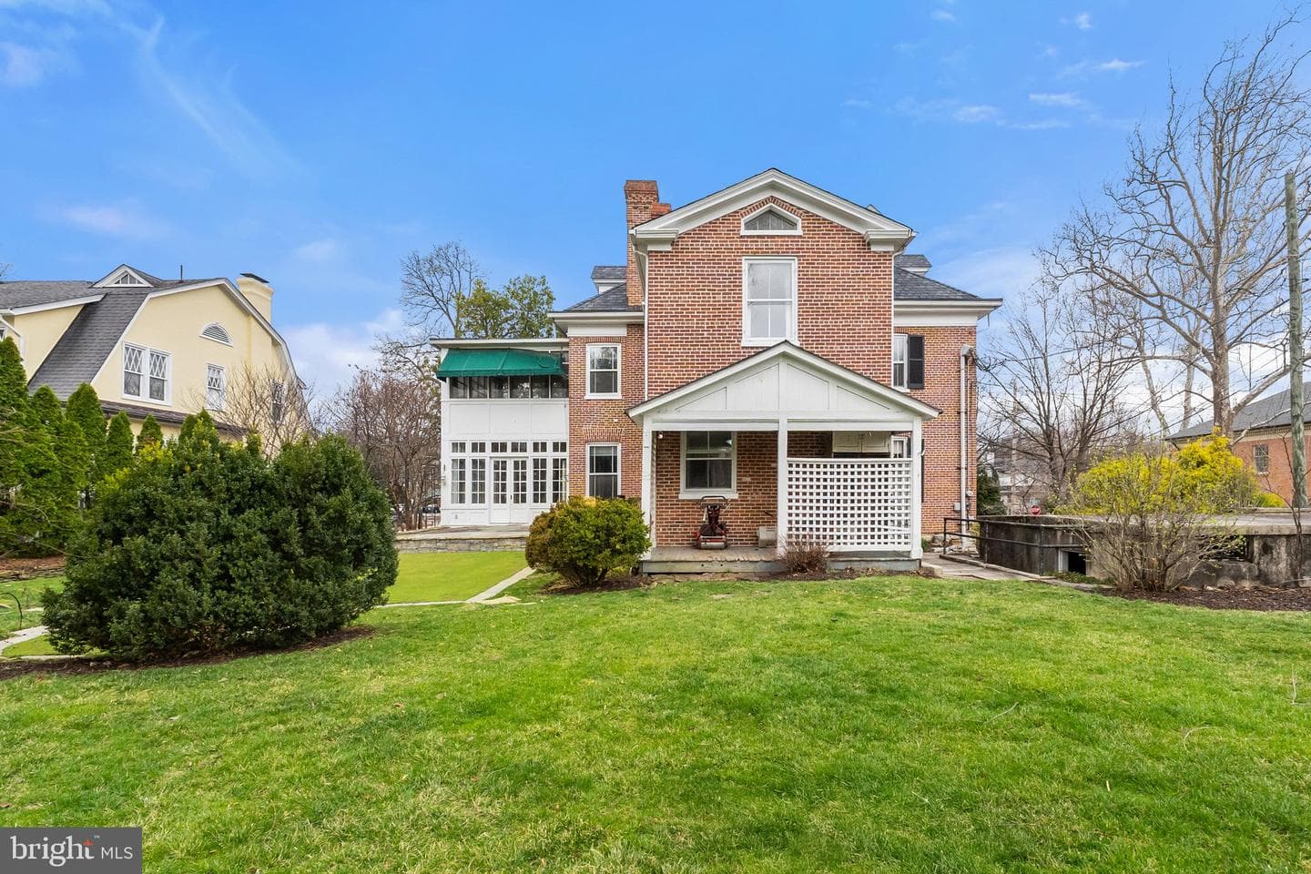 102 S Stewart Street photo 74