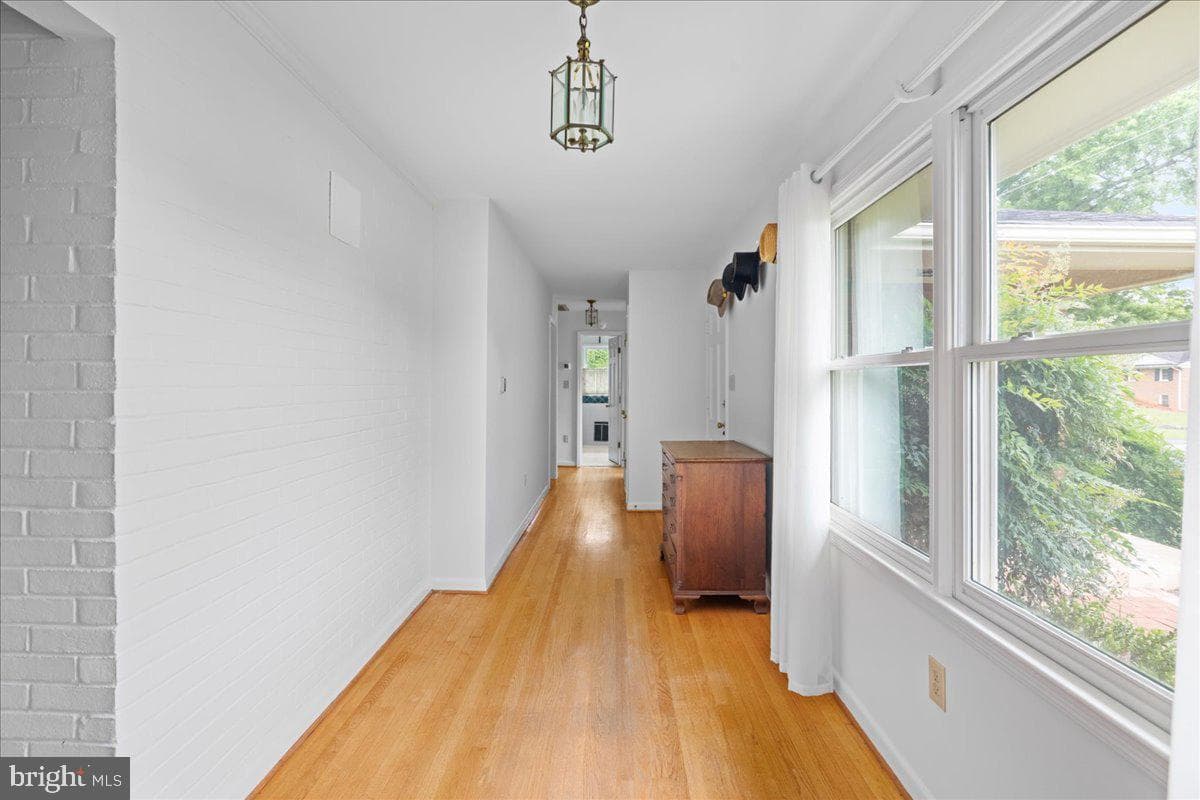 331 Ridge Avenue photo 14