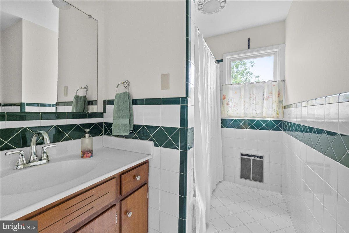 331 Ridge Avenue photo 30