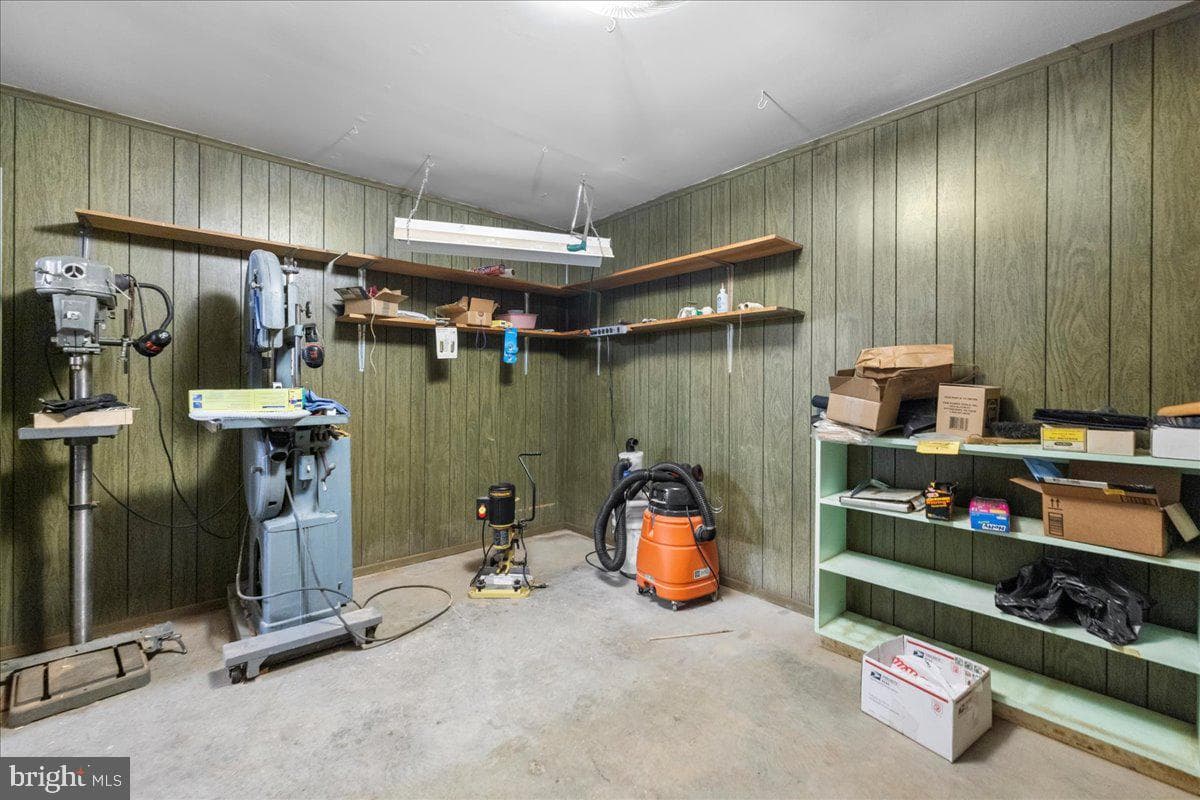 331 Ridge Avenue photo 31