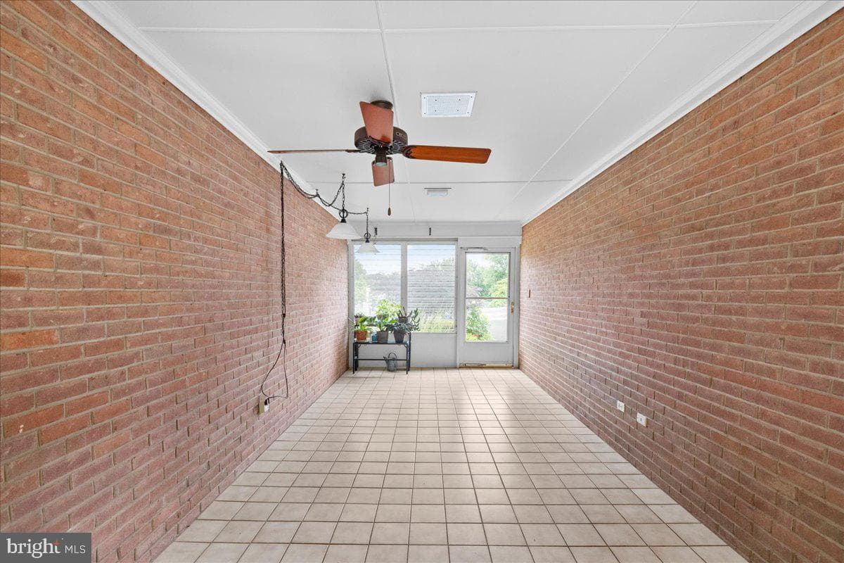 331 Ridge Avenue photo 35
