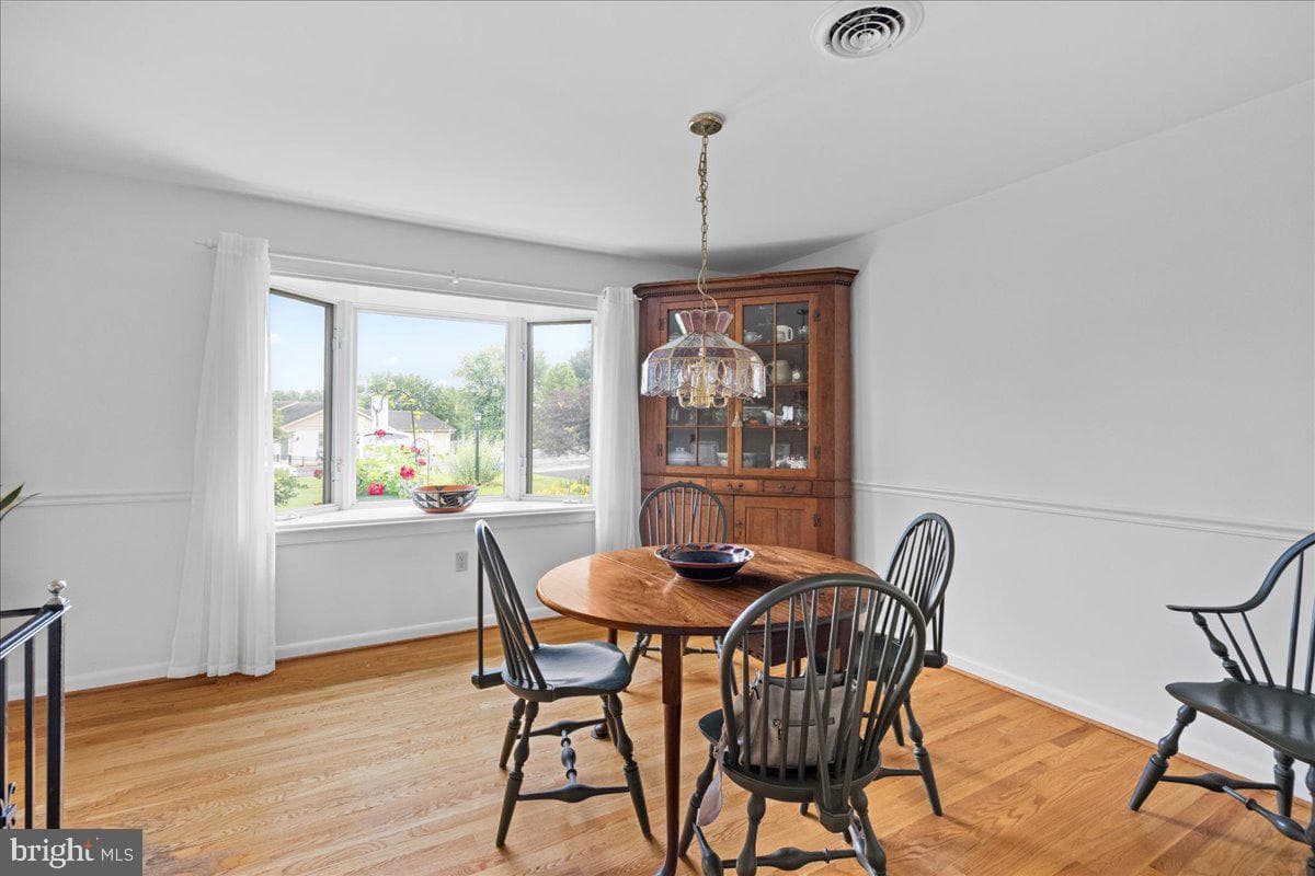 331 Ridge Avenue photo 8