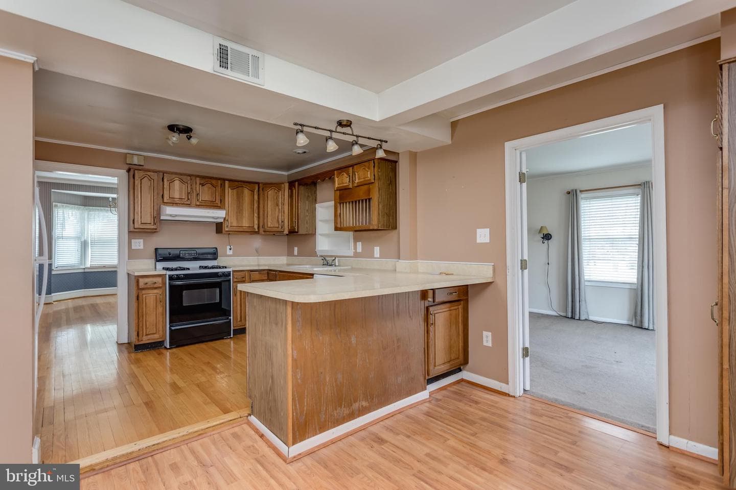 1503 Valley Avenue photo 3