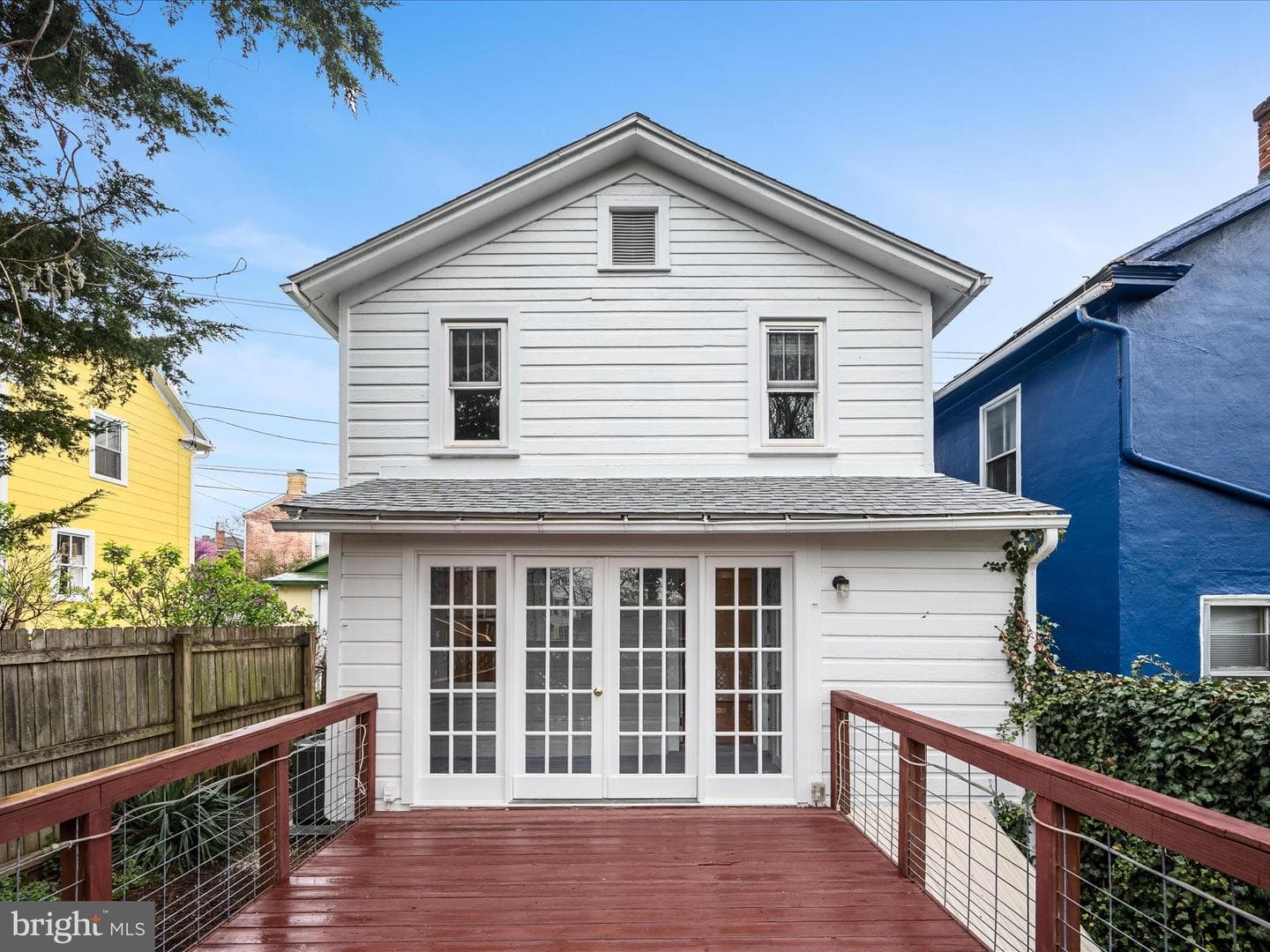 107 E Monmouth Street photo 32