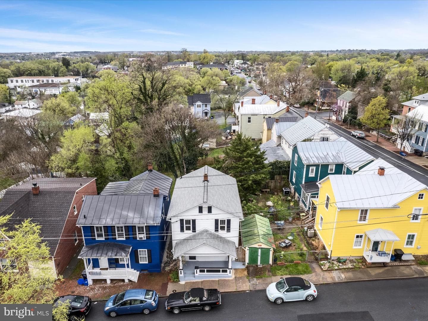 107 E Monmouth Street photo 35