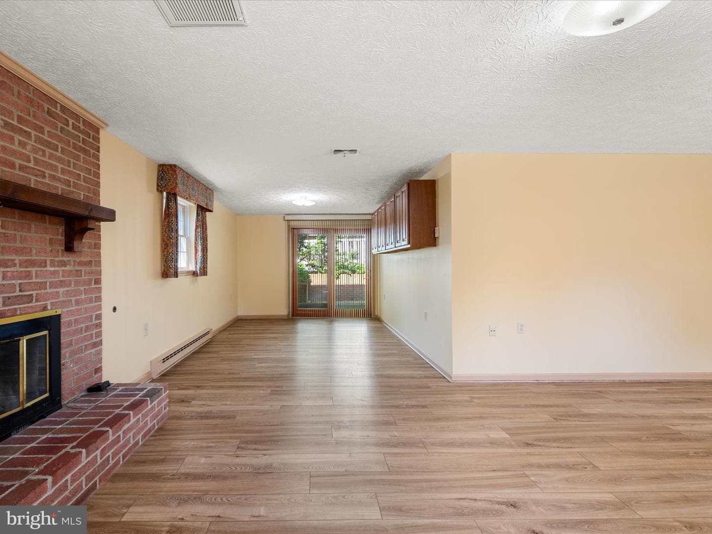 303 Walker Street photo 10