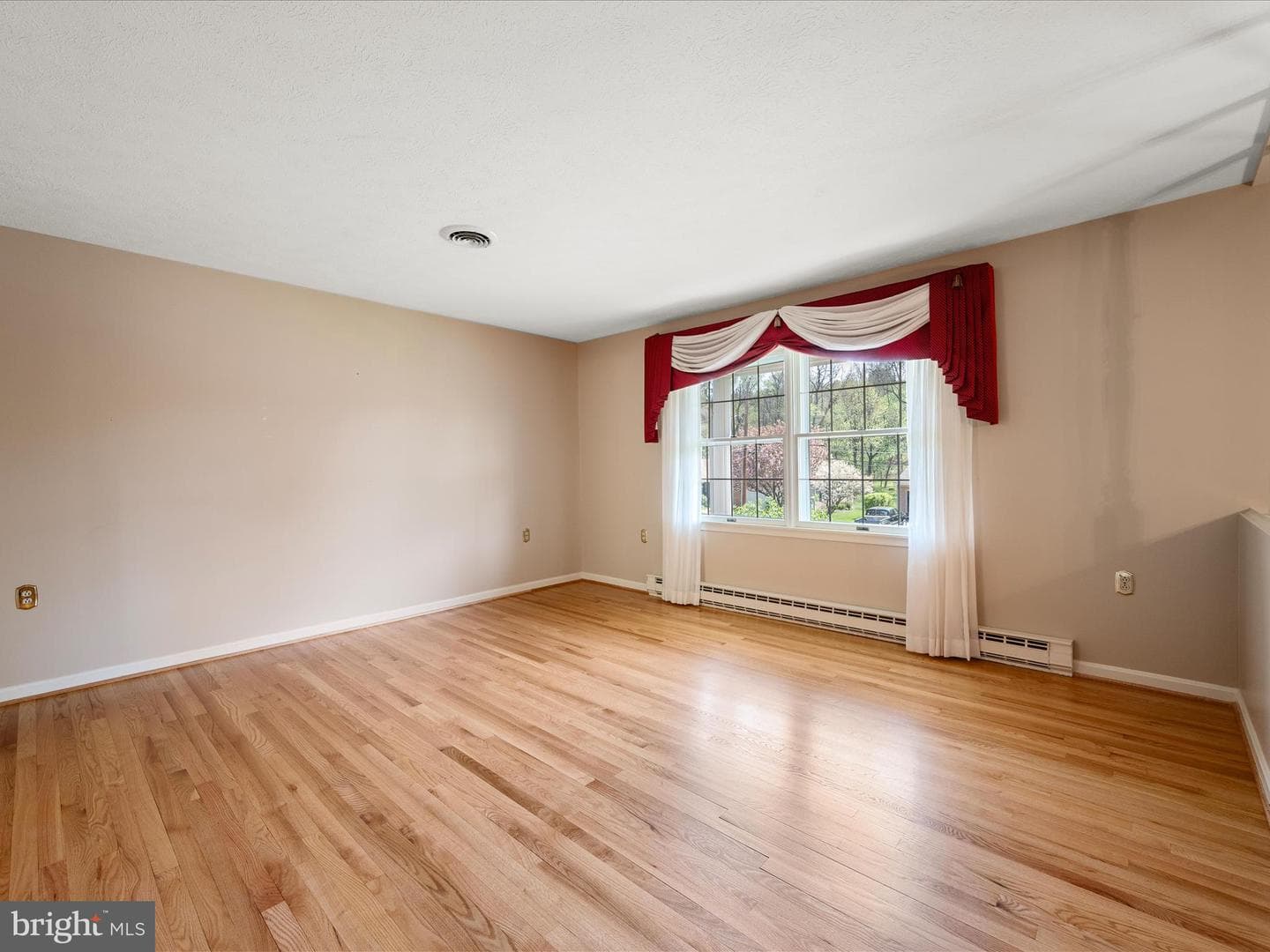 303 Walker Street photo 15