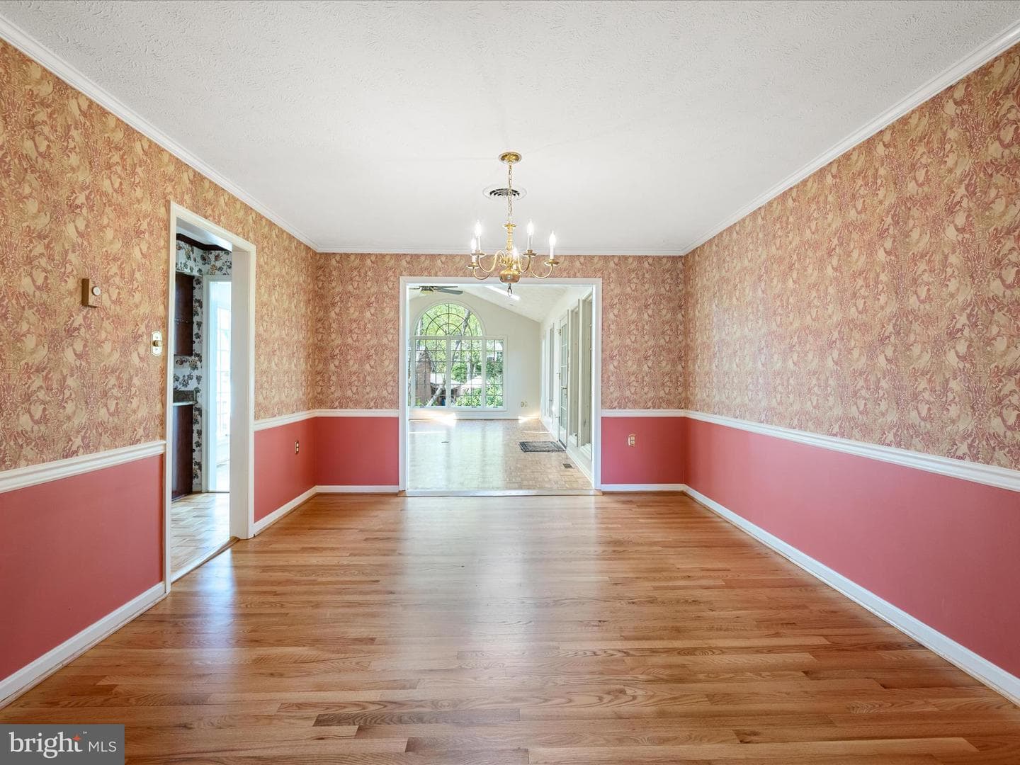 303 Walker Street photo 18