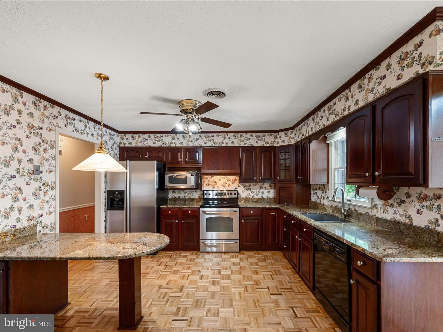303 Walker Street photo 21