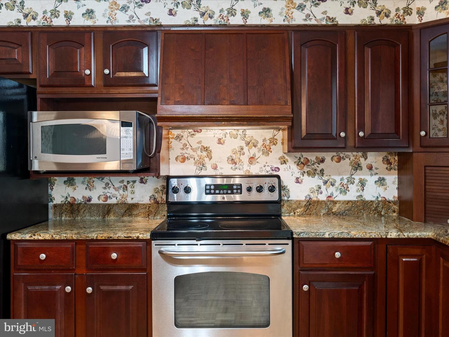 303 Walker Street photo 26