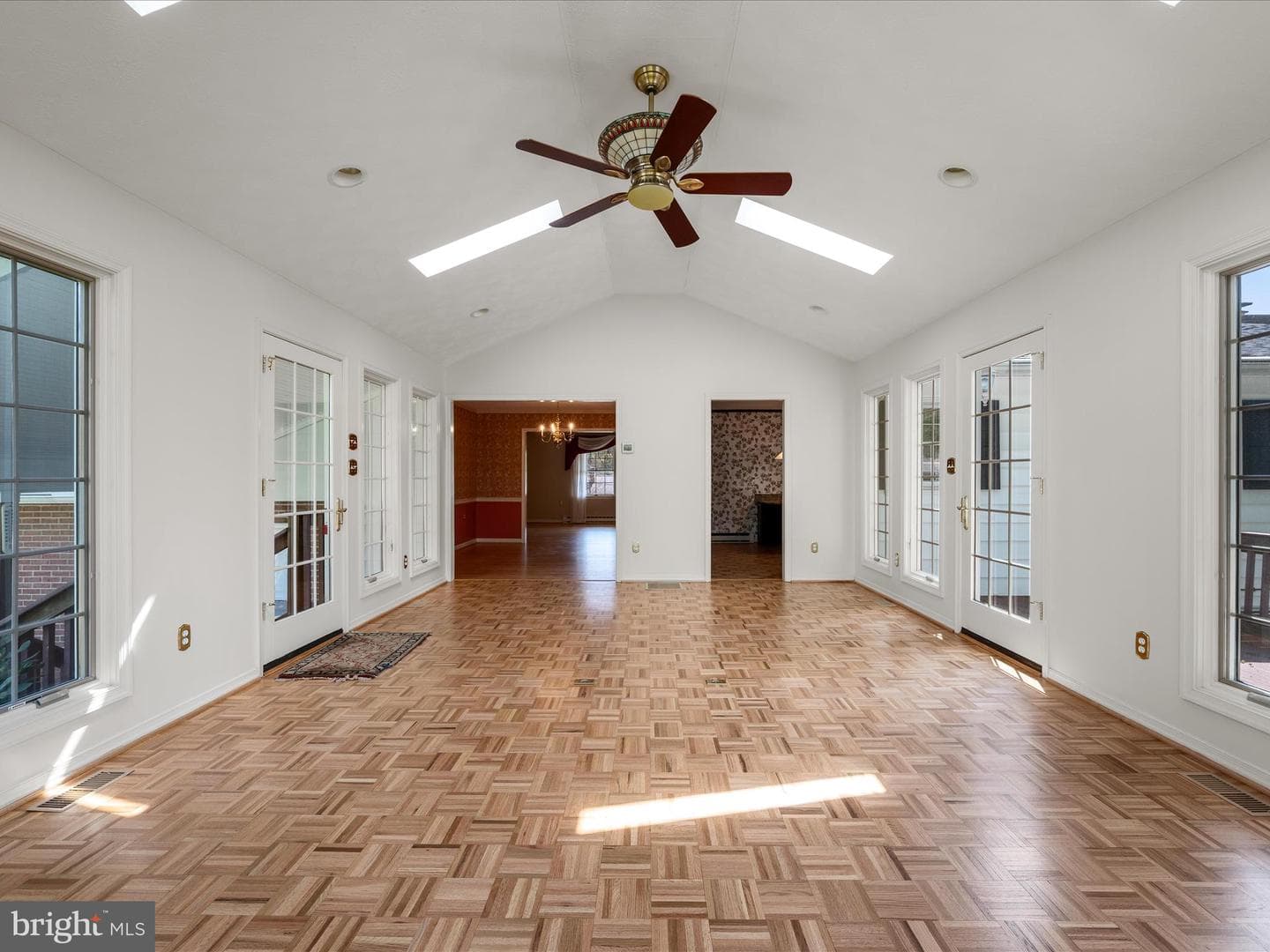 303 Walker Street photo 28