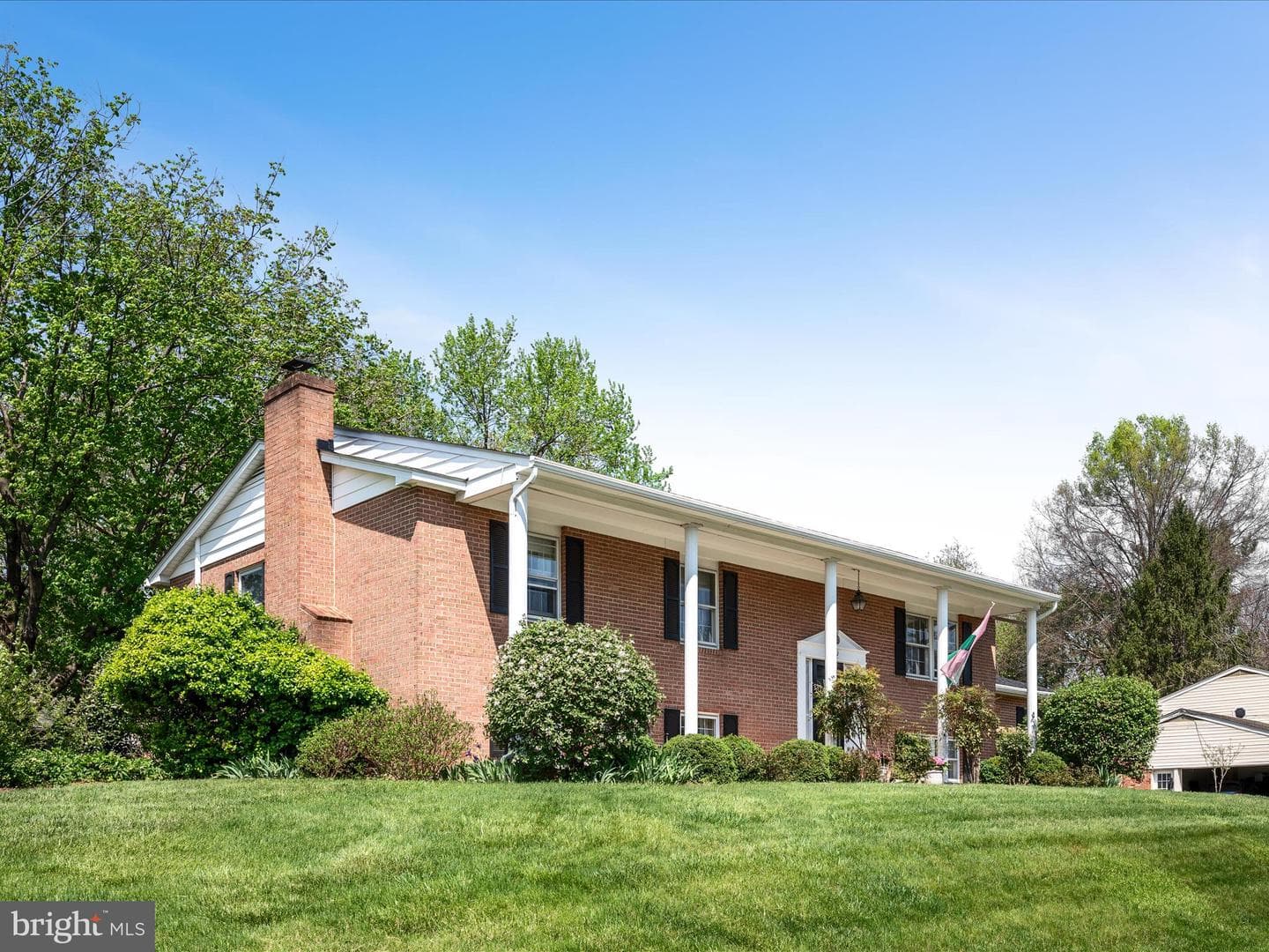 303 Walker Street photo 3