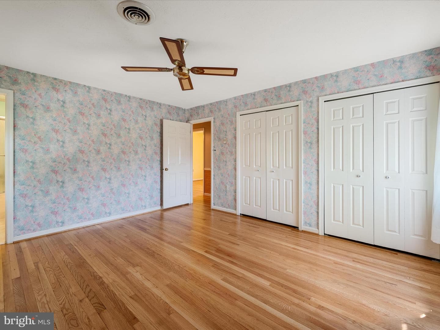 303 Walker Street photo 40