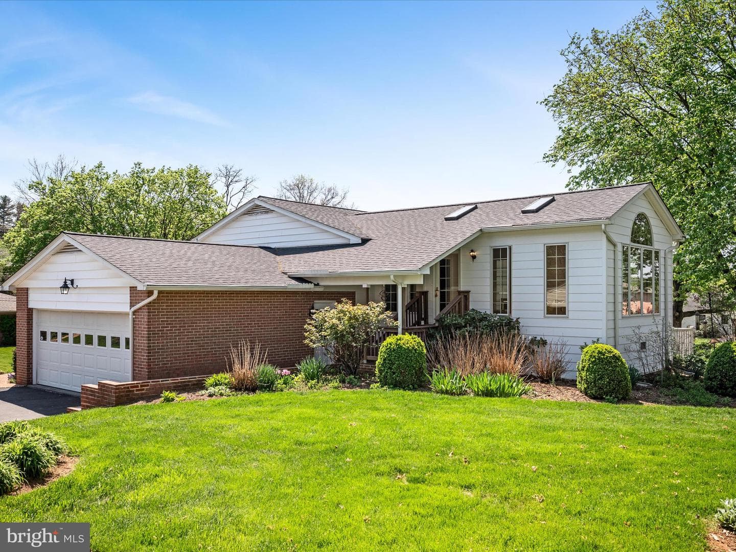 303 Walker Street photo 46
