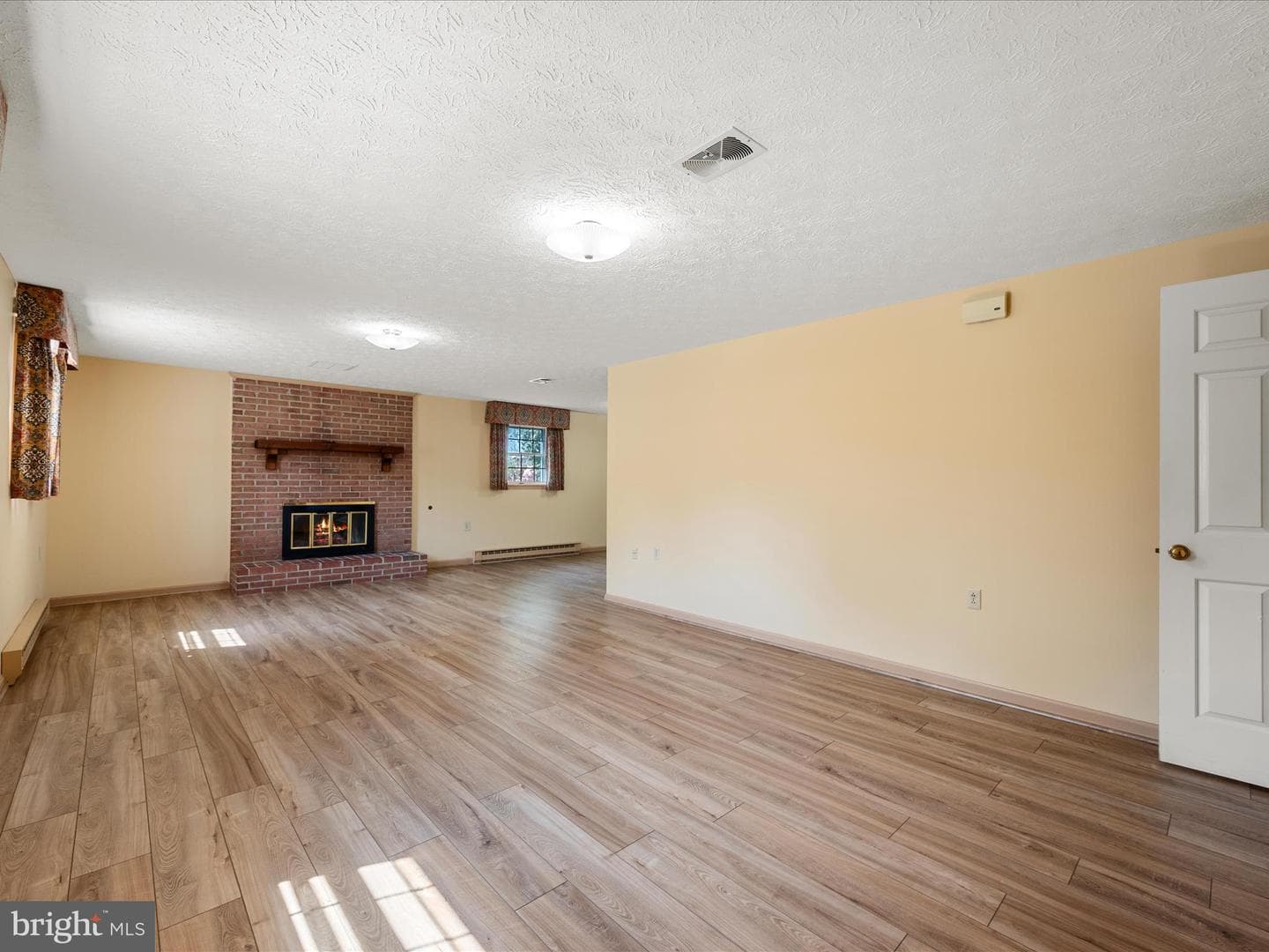 303 Walker Street photo 9