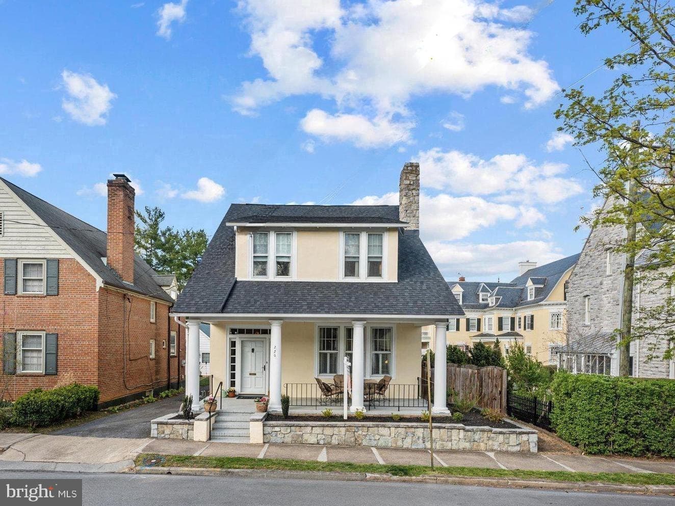 220 Wolfe Street photo 2