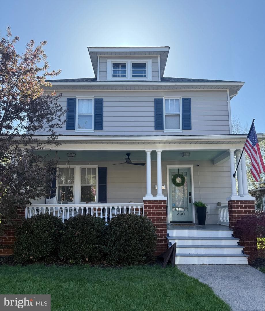 256 Parkway Street photo 1