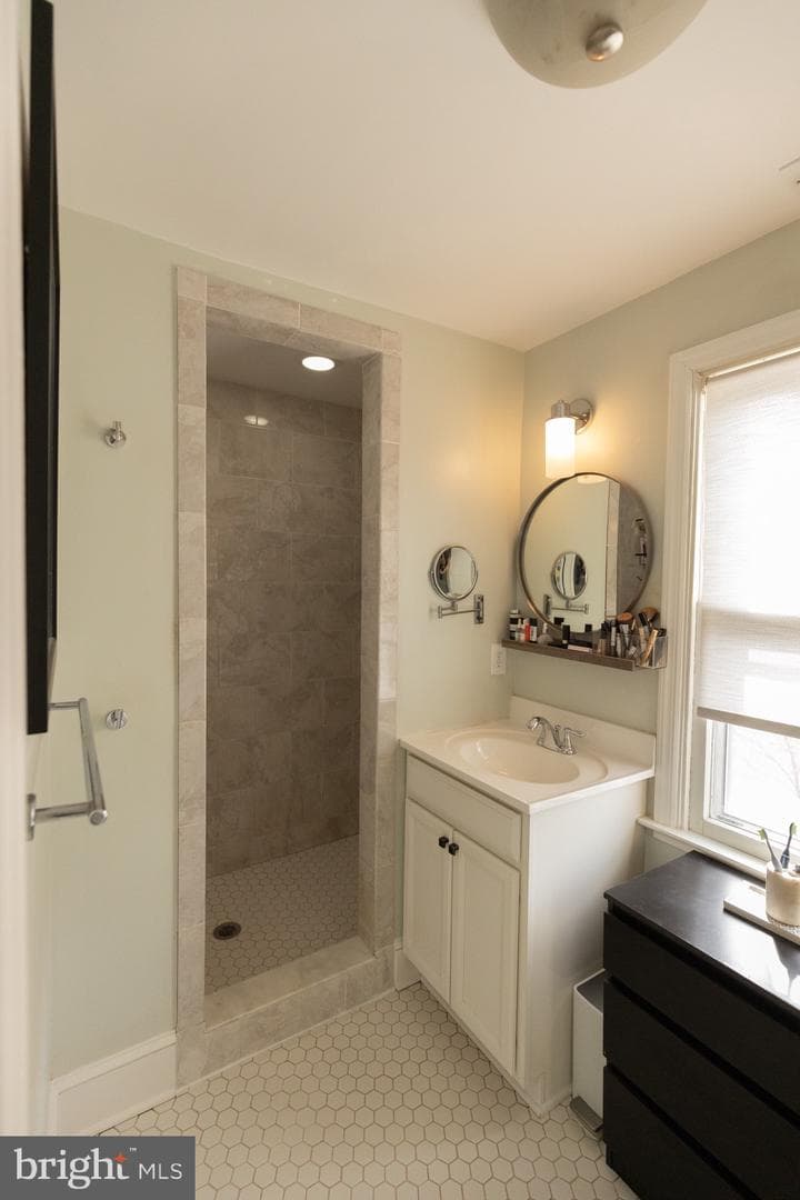 256 Parkway Street photo 47