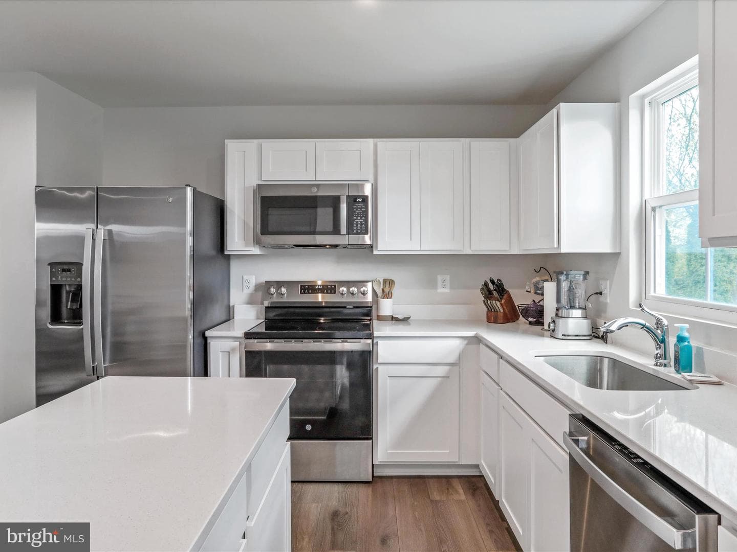 2824 Broadview Street photo 18