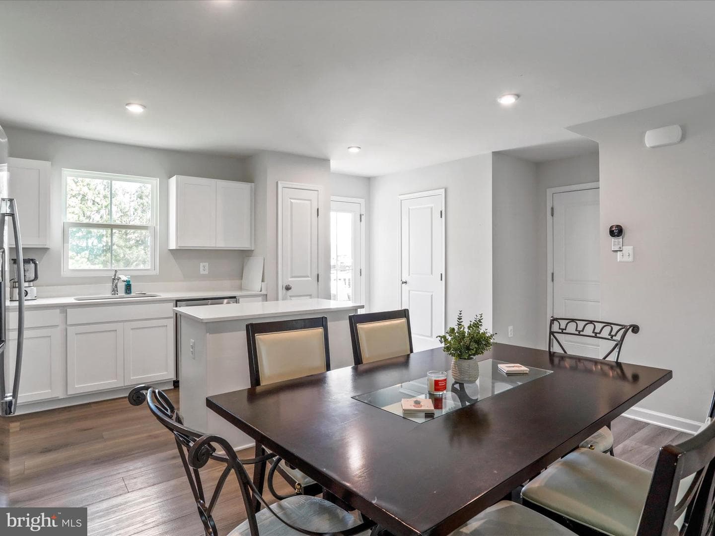 2824 Broadview Street photo 22
